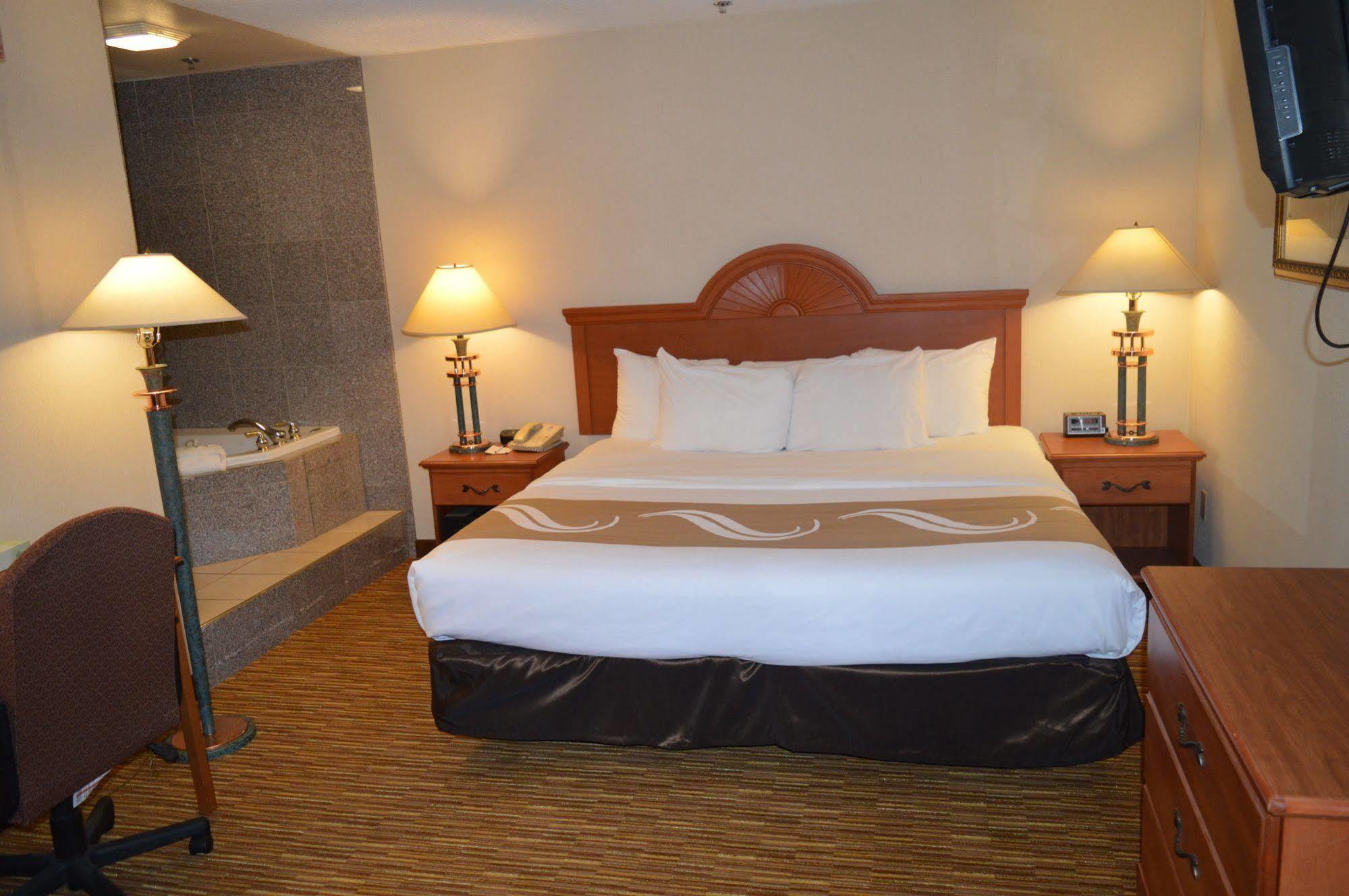 Quality Inn & Suites Lacey Olympia Eksteriør billede